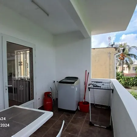 The Coral House Apartment Riviere Noire Exterior photo